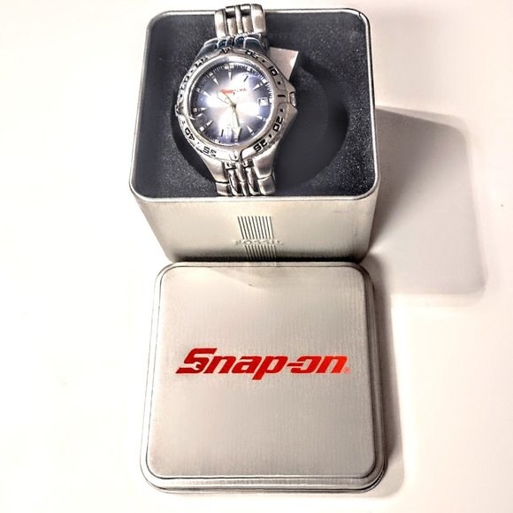 Snap-on Tools FOSSIL Watch in Tin ~ 2005 Old Stock ~ Needs Battery ~ NEW w/Tags - Picture 2 of 16